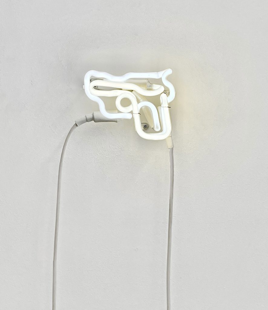 Blair Thurman, « The White Witch », 2021, Neon, 11 x 15 cm